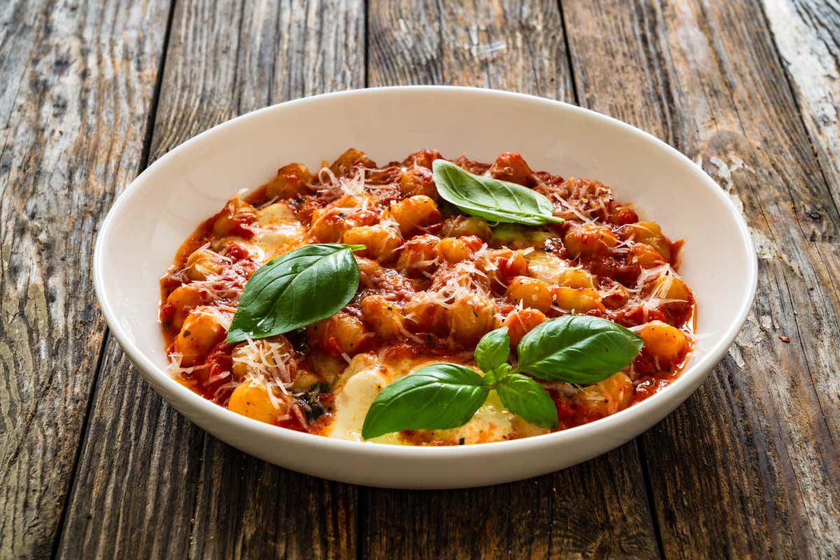 Viaggio nell'Italia del cibo: ecco i piatti più popolari da Nord a Sud Viaggio nell'Italia del cibo: ecco i piatti più popolari da Nord a Sud